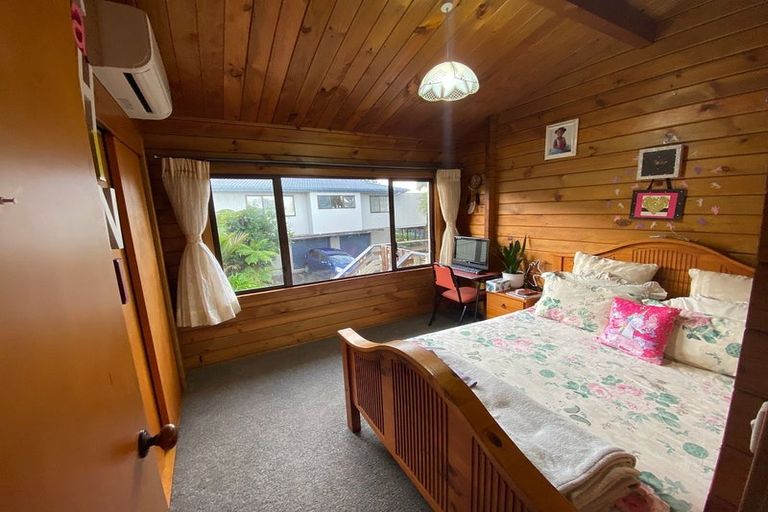 Photo of property in 10 Lagoon Way, West Harbour, Auckland, 0618