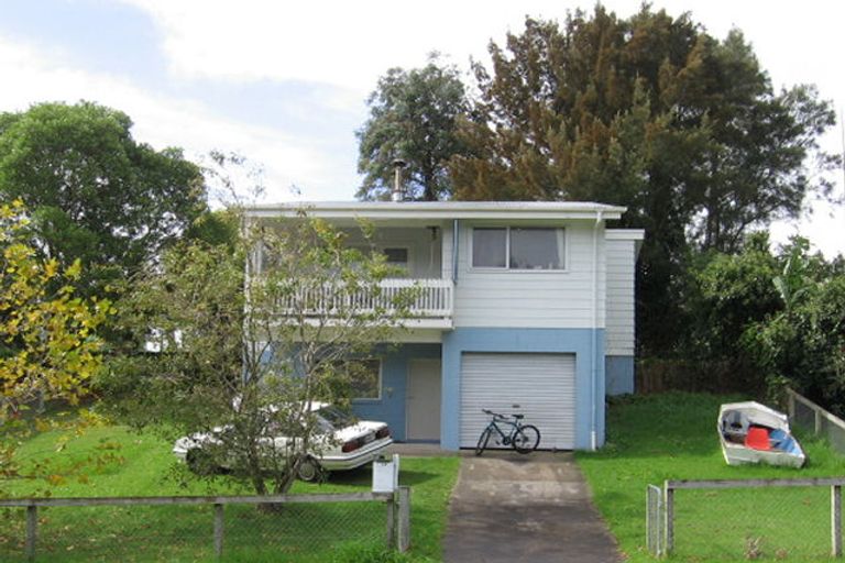 Photo of property in 12 Reinga Place, Massey, Auckland, 0614