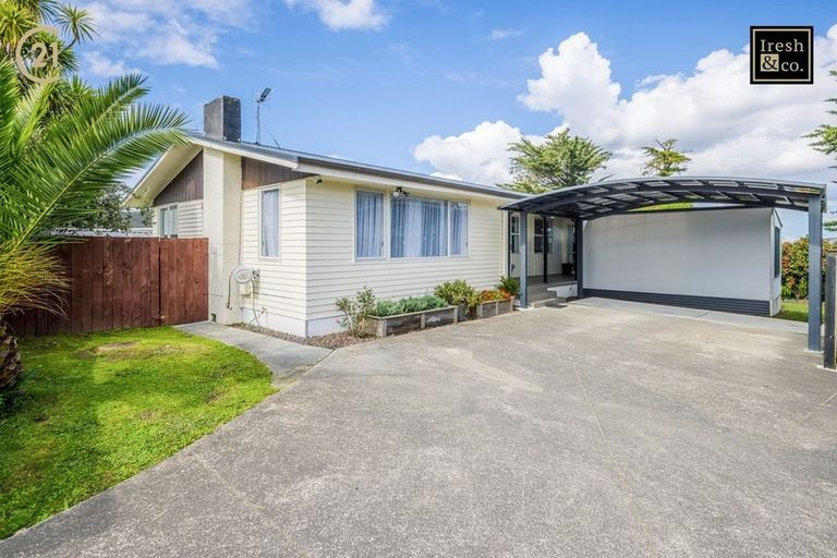 Photo of property in 107 Edgewater Drive, Pakuranga, Auckland, 2010