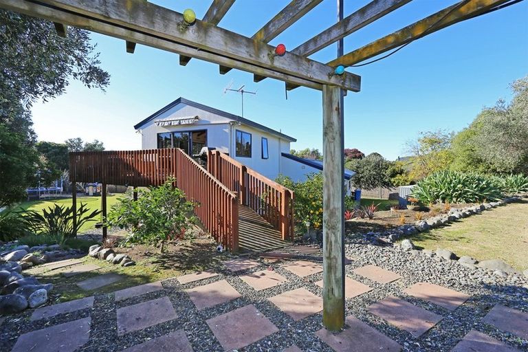 Photo of property in 32 Cedar Road, Te Awanga, 4102
