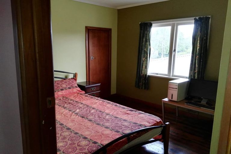 Photo of property in 31 Fruitvale Road, New Lynn, Auckland, 0600