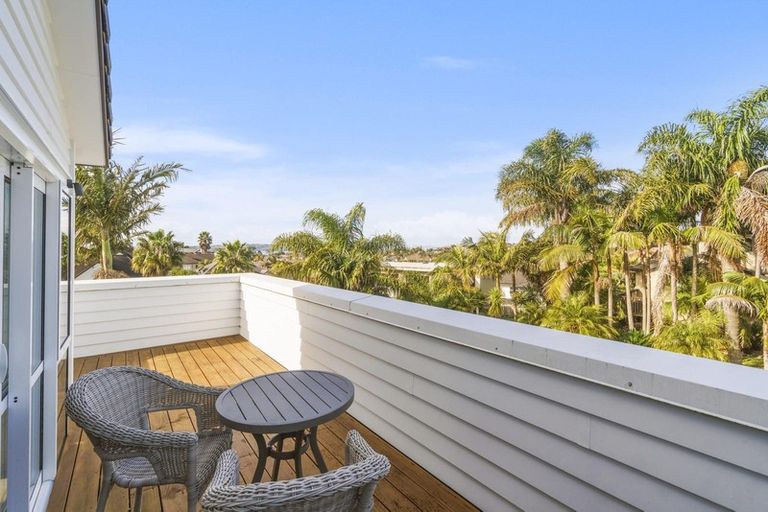 Photo of property in 100 Picasso Drive, West Harbour, Auckland, 0618