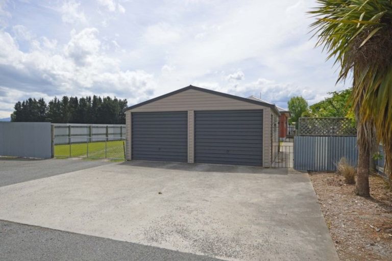 Photo of property in 141 Main Road, Pleasant Point, 7903