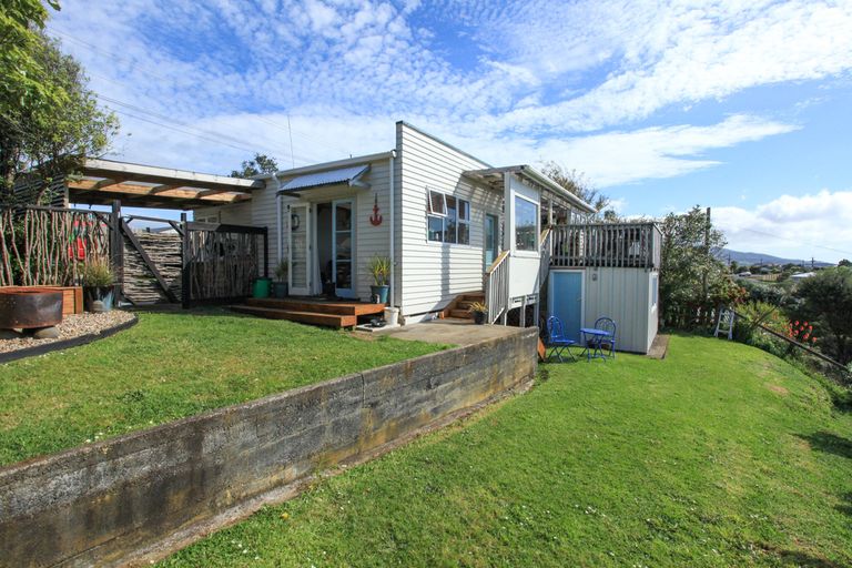 Photo of property in 9 Manukau Road, Raglan, 3225