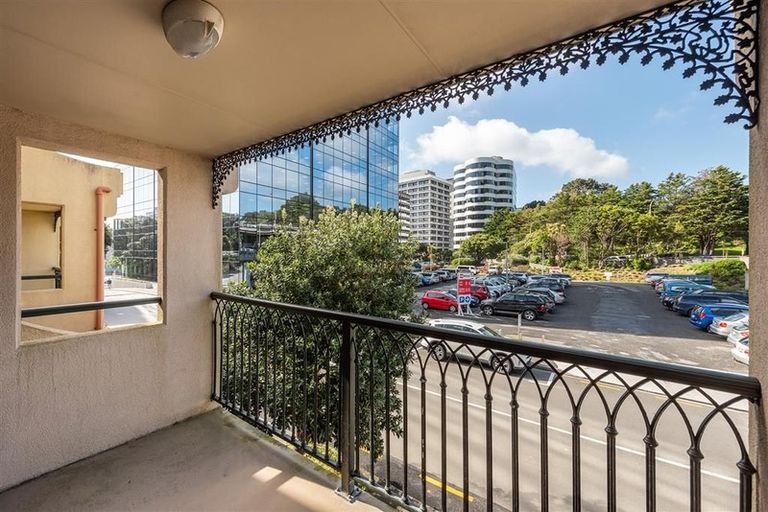 Photo of property in 19 Ballantrae Place, Thorndon, Wellington, 6011