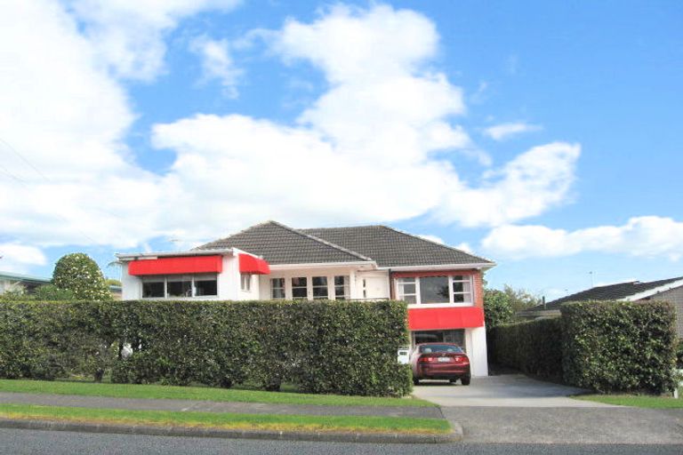 Photo of property in 168 Bleakhouse Road, Mellons Bay, Auckland, 2014