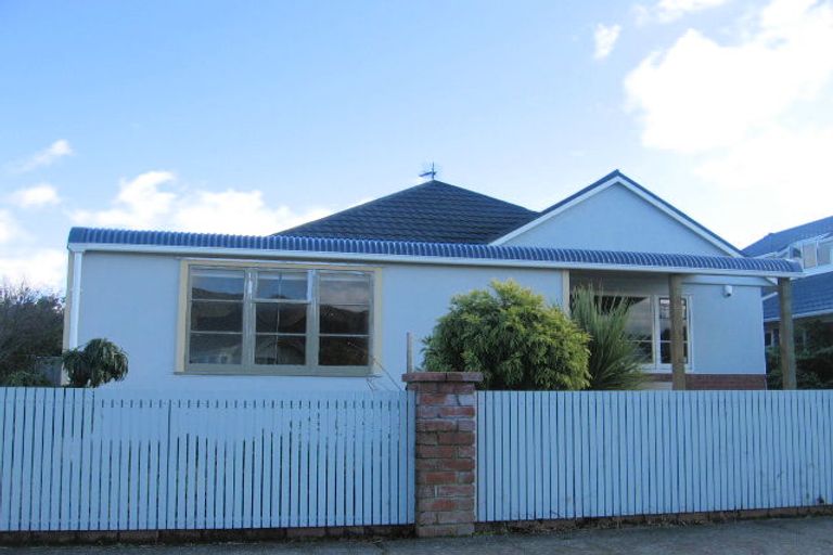 Photo of property in 14 Craddock Street, Waterloo, Lower Hutt, 5011