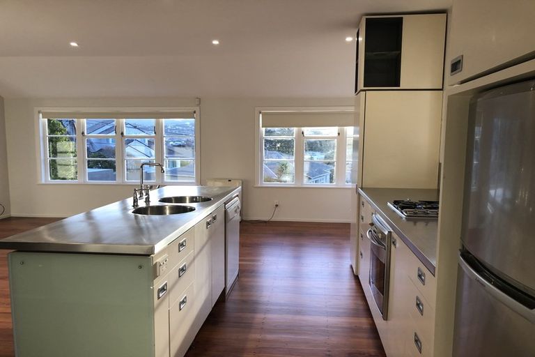 Photo of property in 13 Cavendish Square, Strathmore Park, Wellington, 6022