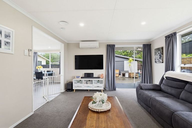 Photo of property in 6 Escort Grove, Awapuni, Palmerston North, 4412