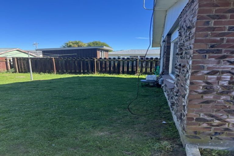 Photo of property in 2/264 Wellington Road, Wainuiomata, Lower Hutt, 5014