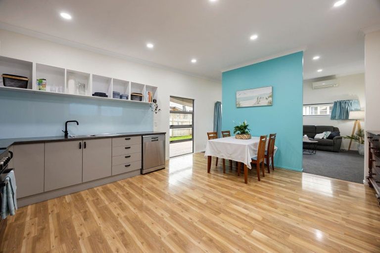 Photo of property in 27a Kenney Crescent, Fairfield, Hamilton, 3214