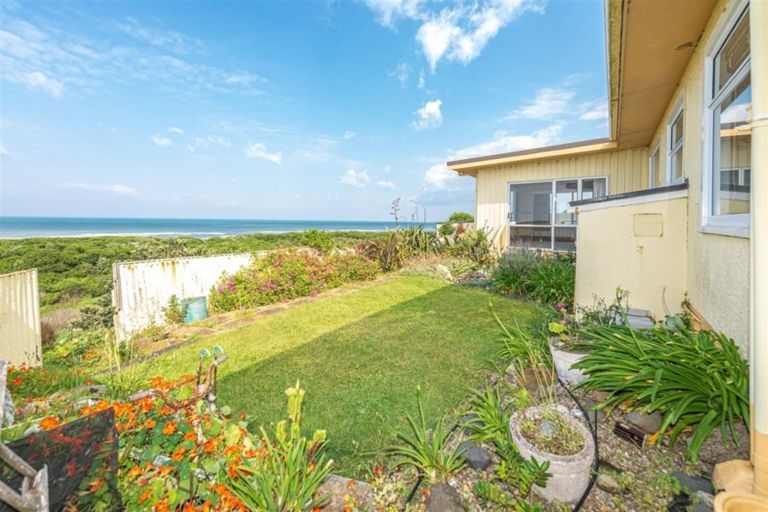 Photo of property in 93 Karaka Street, Castlecliff, Whanganui, 4501