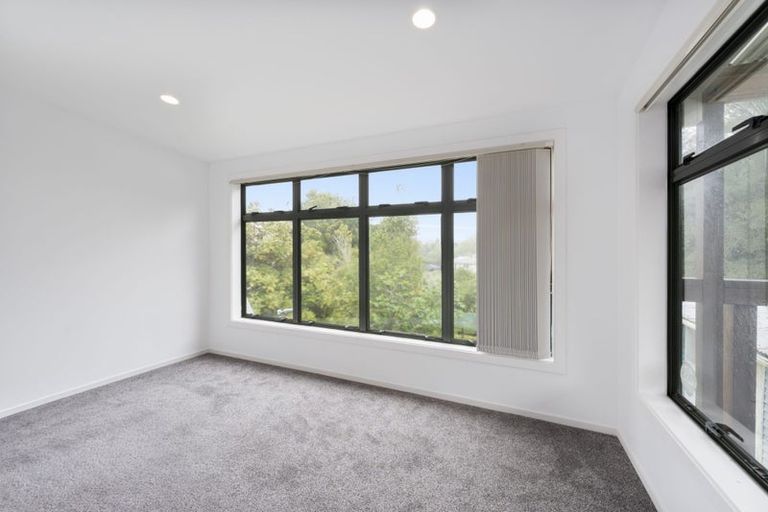 Photo of property in 37 Chorley Avenue, Massey, Auckland, 0614