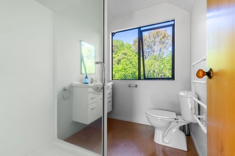 Photo of property in 3 Whakamoenga Point, Acacia Bay, Taupo, 3385