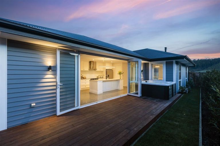 Photo of property in 17 Long Acre Drive, Cracroft, Christchurch, 8022