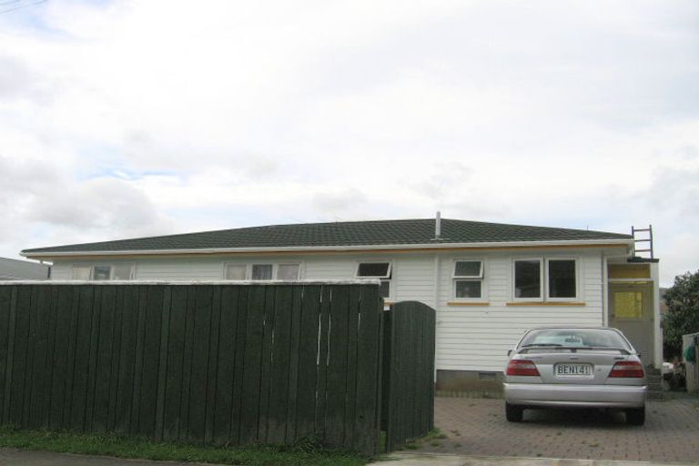 Photo of property in 48 Davidson Crescent, Tawa, Wellington, 5028