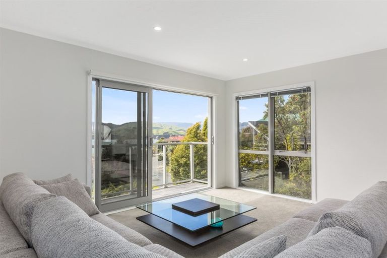 Photo of property in 35 Leeward Drive, Whitby, Porirua, 5024