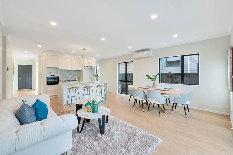 Photo of property in 15 Toanui Road, Hobsonville, Auckland, 0616