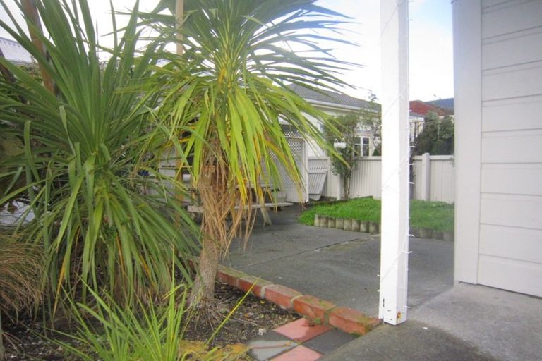 Photo of property in 52 Kilbirnie Crescent, Kilbirnie, Wellington, 6022