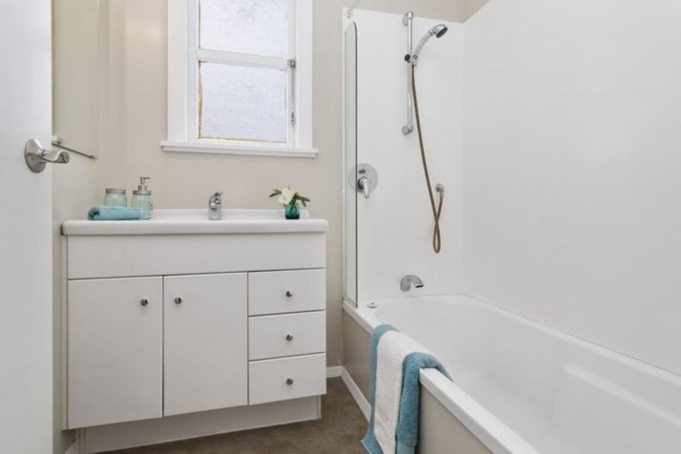 Photo of property in 10 Handyside Street, Tawa, Wellington, 5028