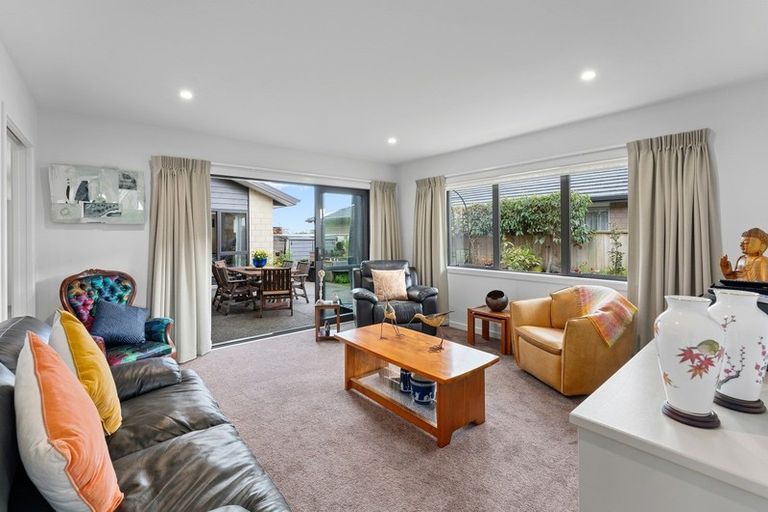 Photo of property in 2 Pohatu Lane, Otaki, 5512