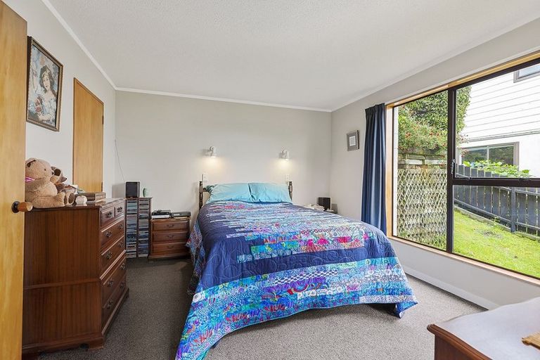 Photo of property in 51 Fyvie Avenue, Tawa, Wellington, 5028
