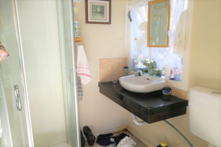 Photo of property in 1 Rogan Street, Mount Roskill, Auckland, 1041