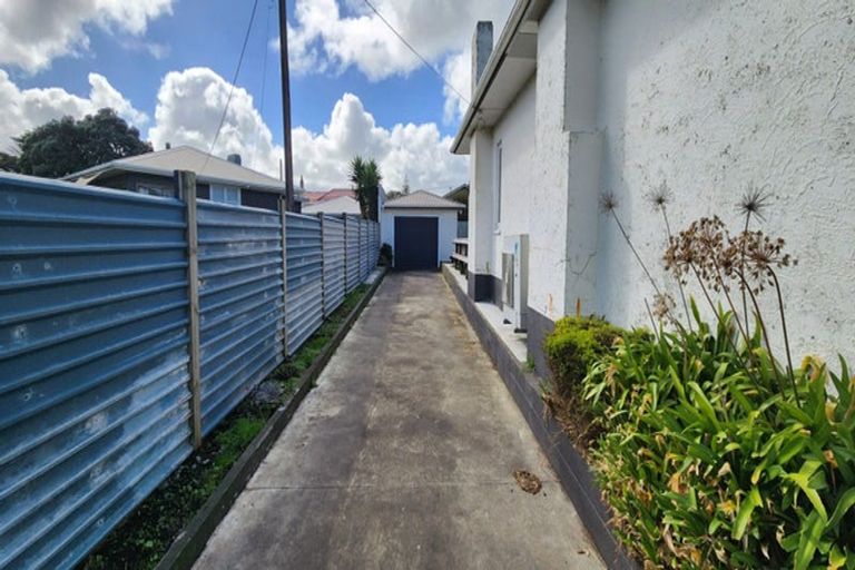 Photo of property in 43 Fox Street, Opunake, 4616