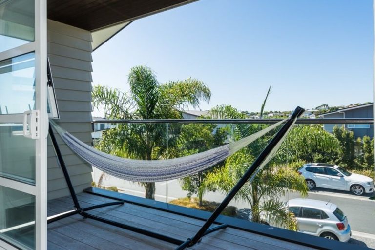 Photo of property in 15 Remuremu Street, Long Bay, Auckland, 0630