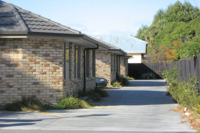 Photo of property in 16e Defoe Place, Waltham, Christchurch, 8023