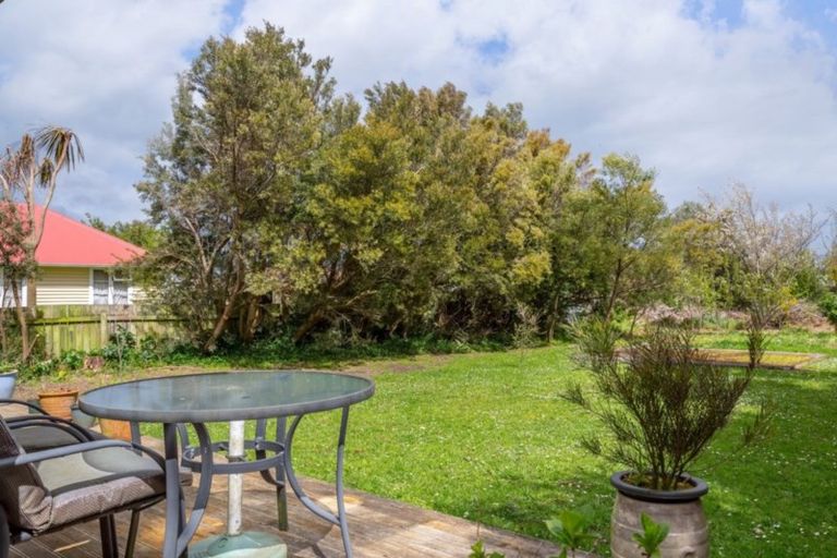 Photo of property in 110 Brandon Street, Featherston, 5710