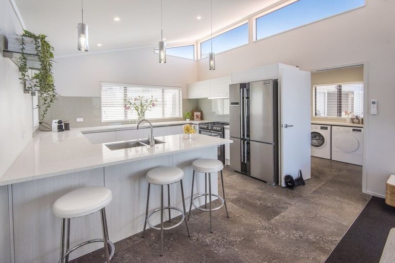 Photo of property in 2/26 Tizard Road, Birkenhead, Auckland, 0626