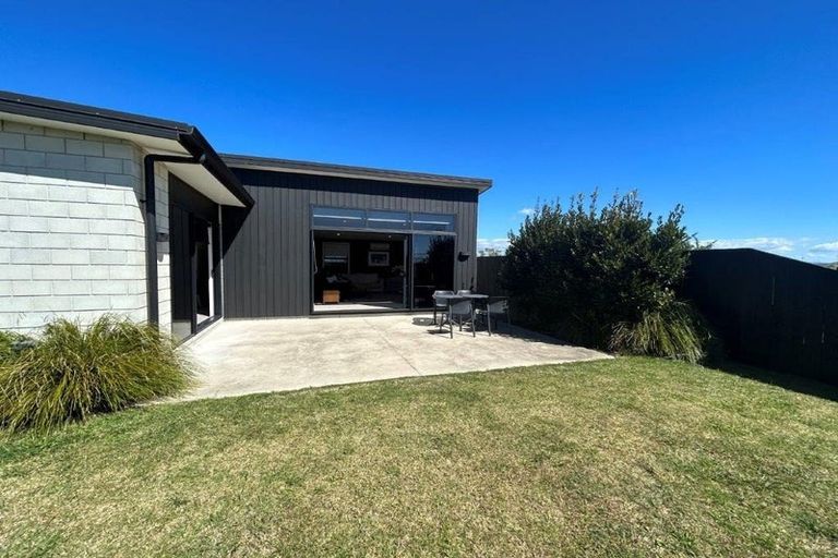 Photo of property in 2 Franks Way, Papamoa Beach, Papamoa, 3118