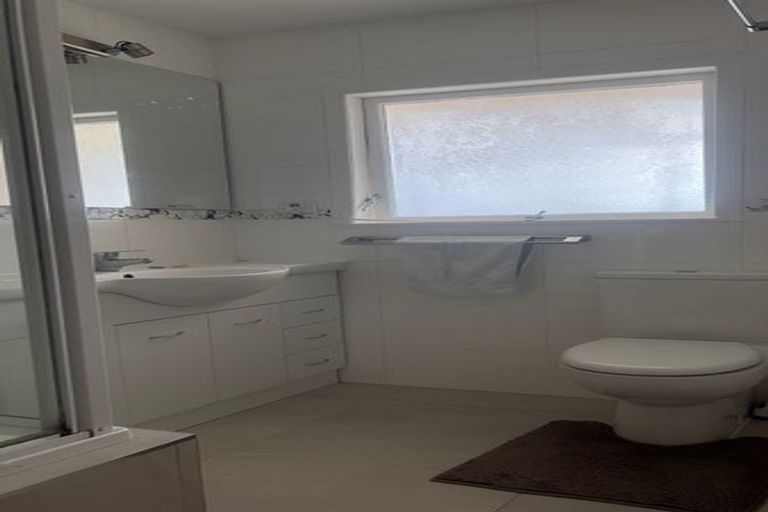 Photo of property in 50 Sylvia Road, Hillcrest, Auckland, 0627