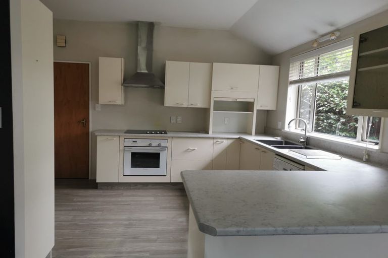 Photo of property in 32 Springbank Street, Bryndwr, Christchurch, 8053