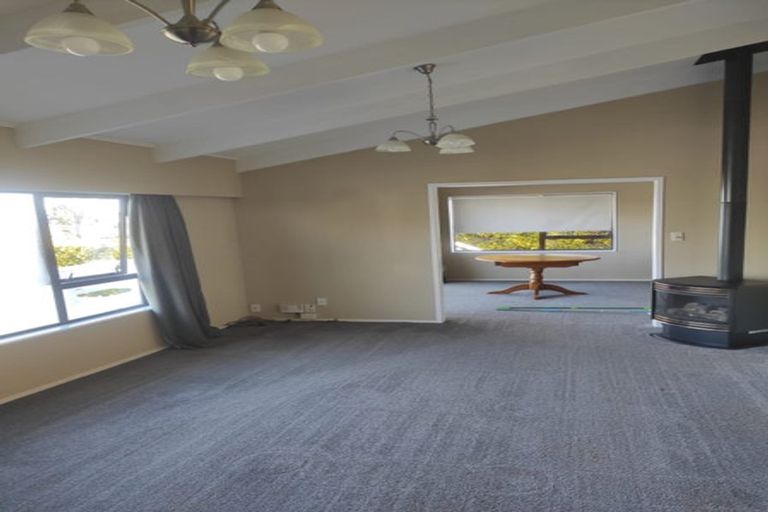 Photo of property in 10 Titoki Avenue, Waipahihi, Taupo, 3330