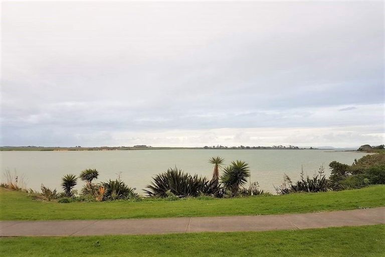 Photo of property in 37 St Annes Crescent, Wattle Downs, Auckland, 2103
