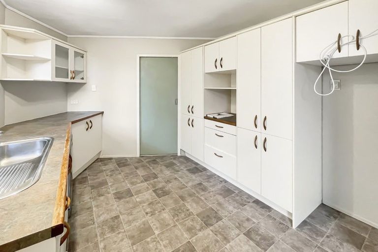 Photo of property in 31 Viewmont Drive, Harbour View, Lower Hutt, 5010