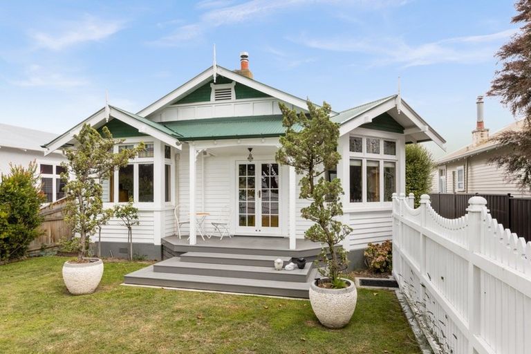 Photo of property in 146 Vigor Brown Street, Napier South, Napier, 4110