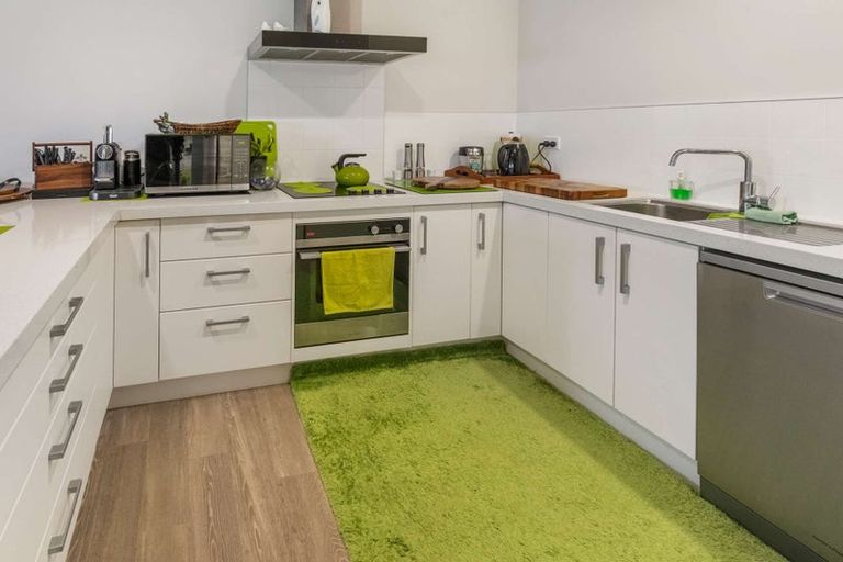 Photo of property in 14 Fuller Street, Papamoa Beach, Papamoa, 3118