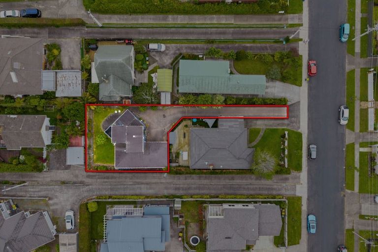 Photo of property in 2/19 Stanley Avenue, Milford, Auckland, 0620