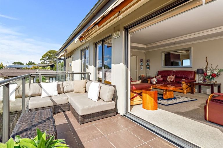 Photo of property in 237a East Coast Road, Mairangi Bay, Auckland, 0630