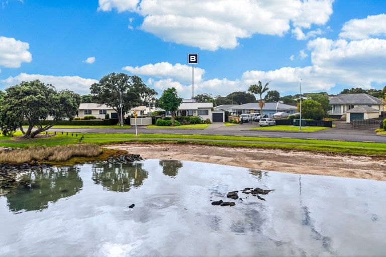 Photo of property in 32b Kiwi Esplanade, Mangere Bridge, Auckland, 2022