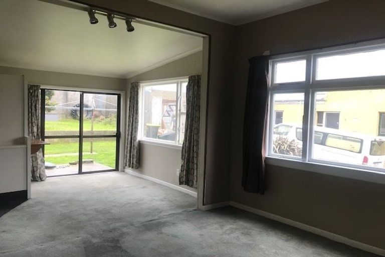 Photo of property in 9 Park Street, Gore, 9710