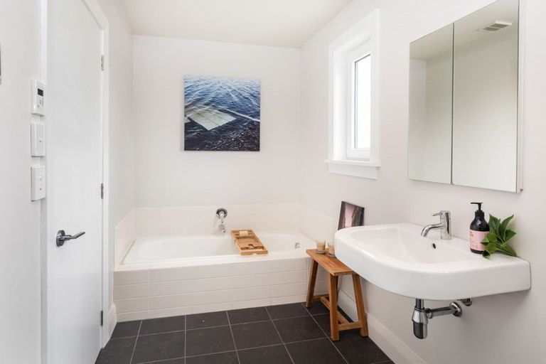 Photo of property in 11 Lloyd Street, Strowan, Christchurch, 8052