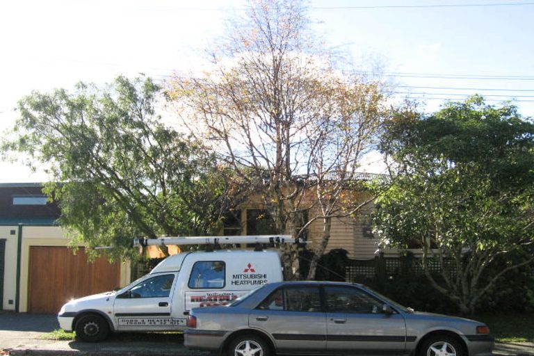 Photo of property in 6 Kauri Street, Eastbourne, Lower Hutt, 5013