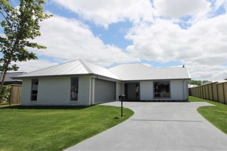 Photo of property in 41 Huka Heights Drive, Rangatira Park, Taupo, 3330
