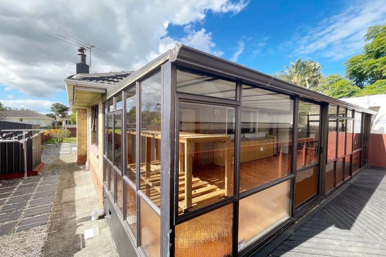 Photo of property in 43 Mclean Avenue, Papatoetoe, Auckland, 2025