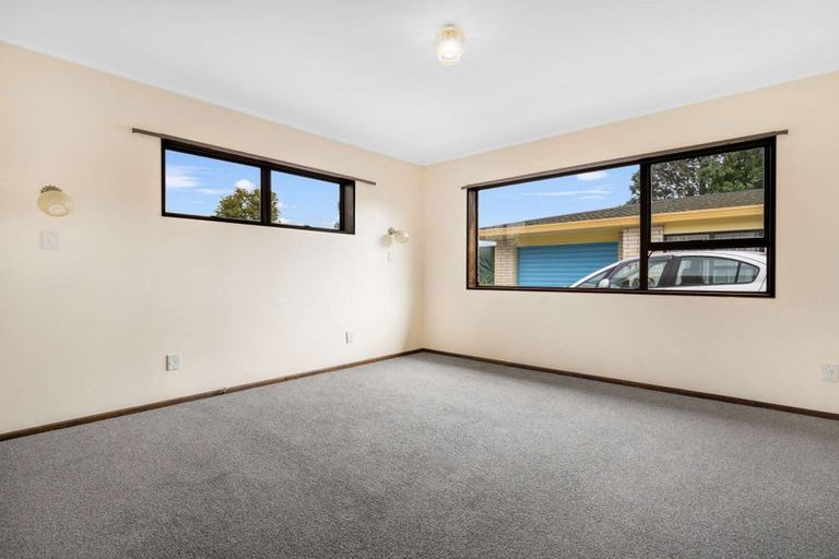 Photo of property in 2/12 Penrhyn Place, Mount Maunganui, 3116