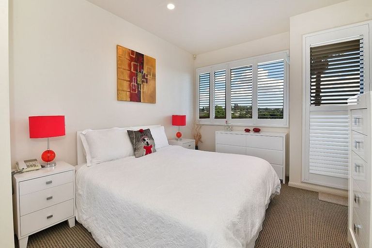 Photo of property in 44 Marellen Drive, Red Beach, 0932